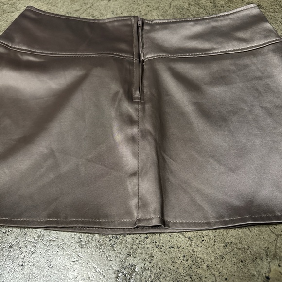 Cleveland Street women’s copper silver mini skirt size 7 satin zip up skirt y2k - Picture 7 of 7